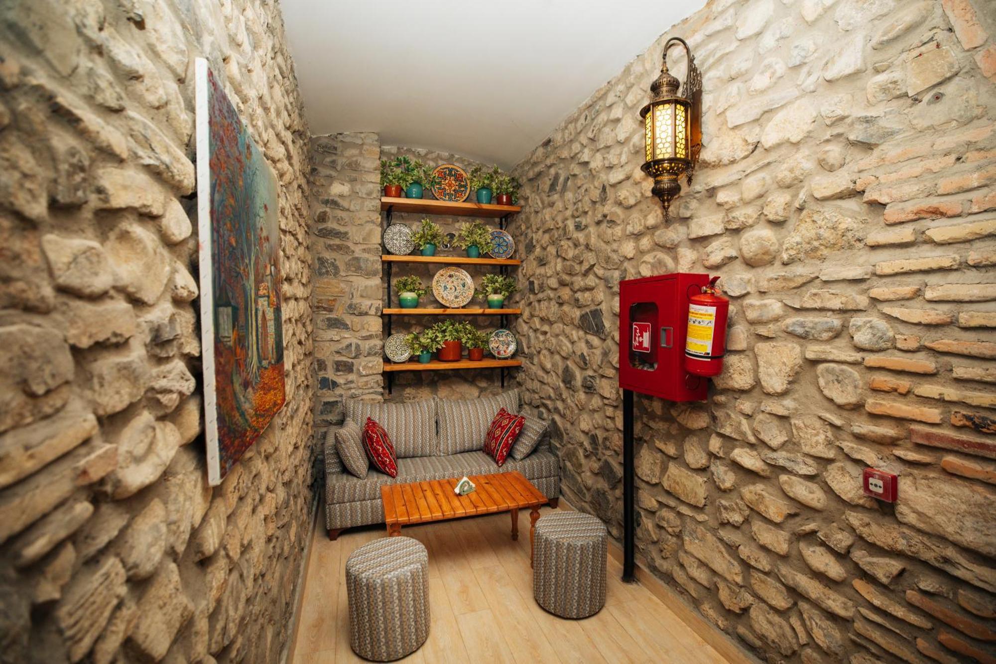 Art Hotel By Abad Guest Şǝki 外观 照片